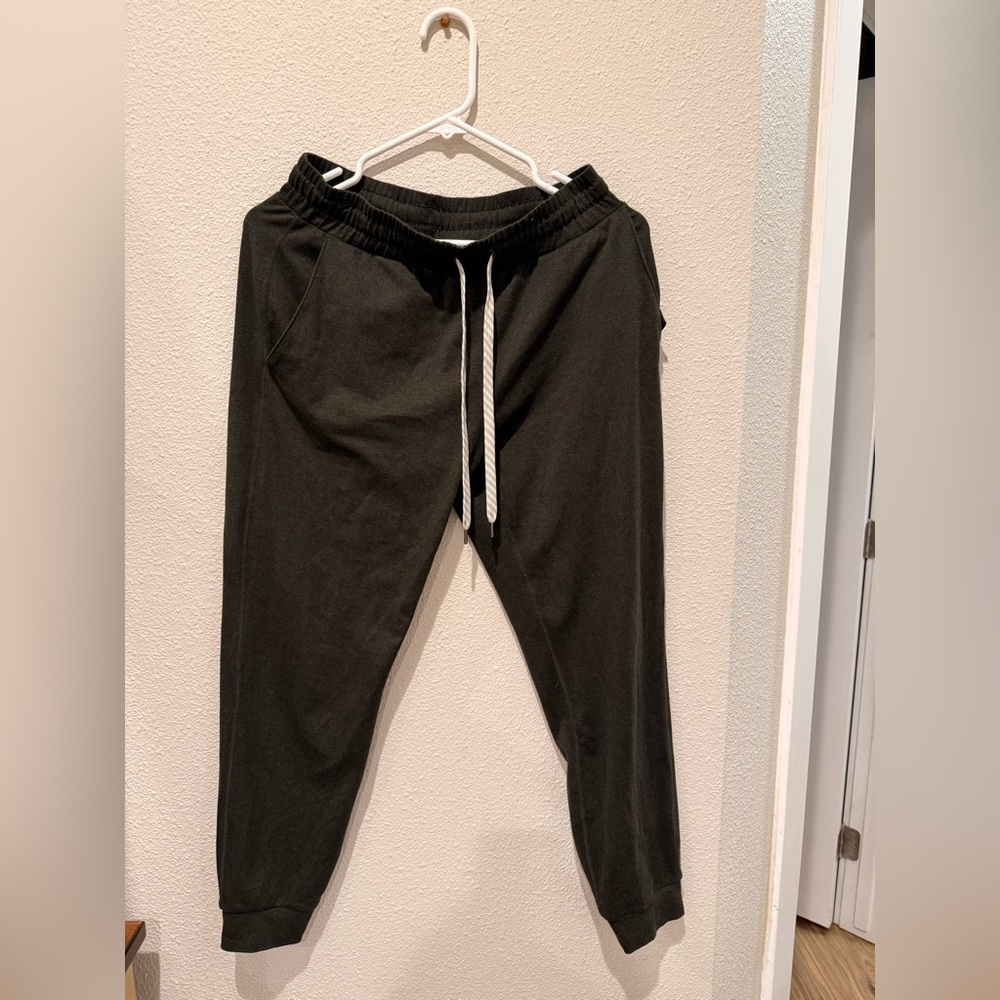 VUORI Women's Green Jogger Pants